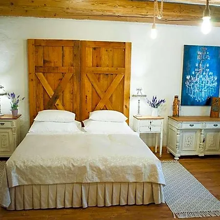Pajta Es Vendeghaz Bed & Breakfast Szomod